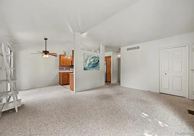 Photo 3 of Sale Pending at 3150 Hidden Ridge Dr, Waterford, MI 48328 2582 | MLS# 61025034 | Listing updated on 2026-08-30