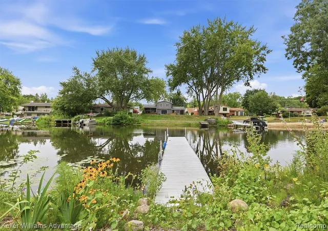 4th image of 701 Artdale Dr, White Lake, MI 48383 | MLS# 61021111