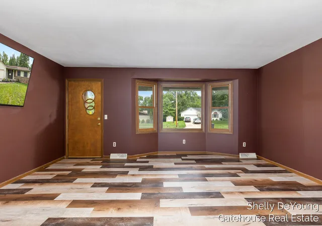 Photo 3 of Single family home for sale at 3078 Paris Park Dr, Kentwood, MI 49512 | MLS# 70552632 | Listing updated on 2026-09-17