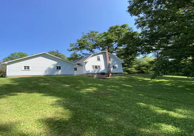 Homes for sale in Laingsburg, MI | 1009 Grand River Rd, Laingsburg, MI 48848 | MLS# 50214310