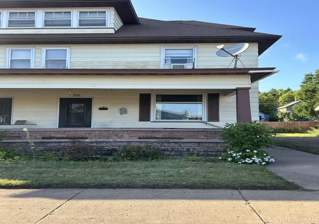 Photo 1 of Single family home for sale at 218 W Clark St, Negaunee, MI 49866 | MLS# 50152741 | Listing updated on 2026-08-18