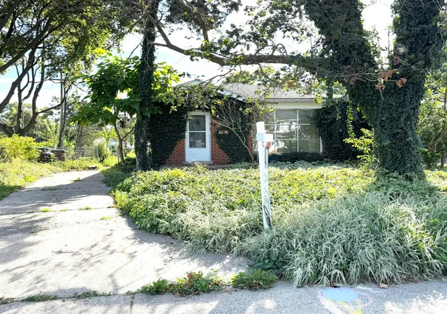 Photo 1 of Single family home for sale at 1211 Washtenaw Ave, Ypsilanti, MI 48197 | MLS# 70487840 | Listing updated on 2025-10-03