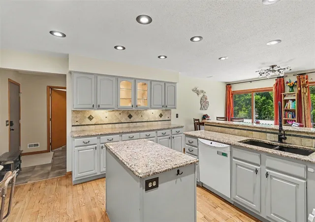 Photo 4 of Single family home for sale at 2685 Hunters Point, Kalamazoo, MI 49048 | MLS# 70541921 | Listing updated on 2026-08-31