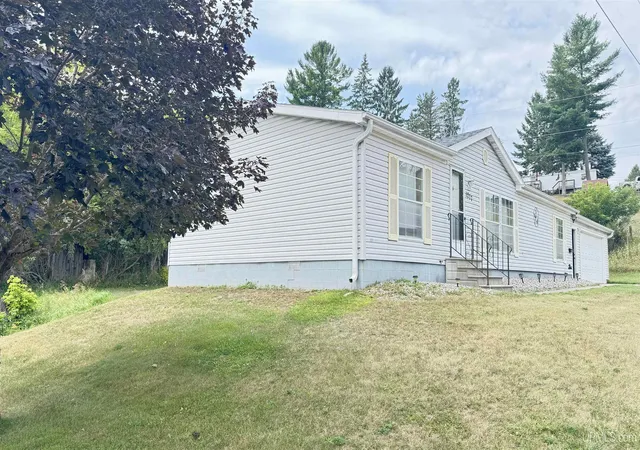 Photo 3 of Single family home for sale at 1217 Bluff St, Norway, MI 49870 | MLS# 50217538 | Listing updated on 2026-09-30