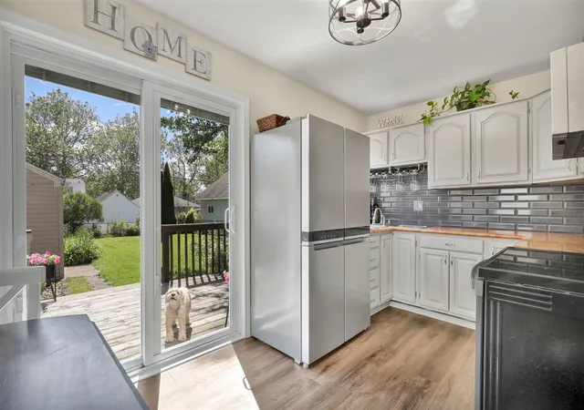 2nd image of 3201 Sablain Parkway Dr, Lansing, MI 48910 | MLS# 70539013