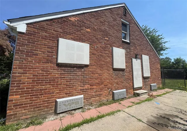 Photo 2 of Single family home for sale at 20452 Tracey St, Detroit, MI 48235 1571 | MLS# 61024381 | Listing updated on 2026-08-28