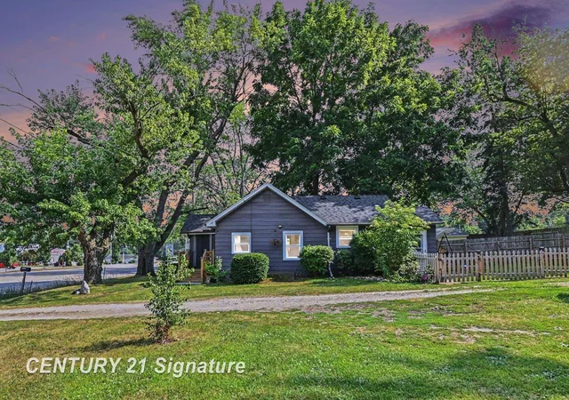 Photo 1 of Sale Pending at 11358 S Us 27 Hwy, De Witt, MI 48820 | MLS# 50217076 | Listing updated on 2026-08-31
