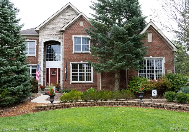 1st image of 1968 Scenic Dr, Milford, MI 48380 | MLS# 60341198