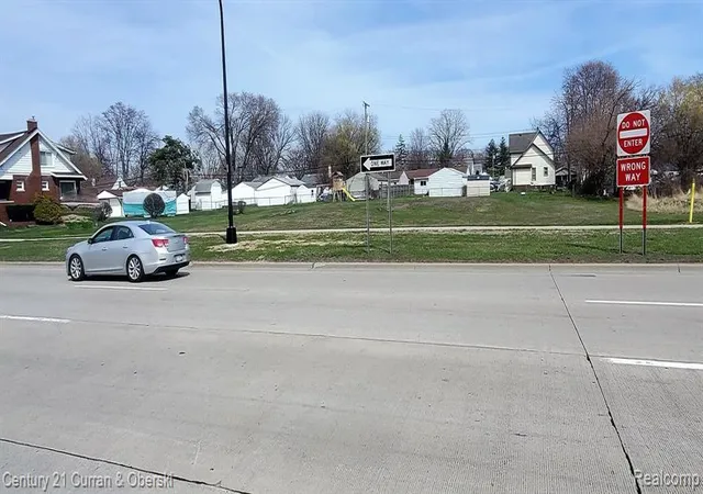 4th image of 14447 Telegraph Rd, Taylor, MI 48180 | MLS# 60203093