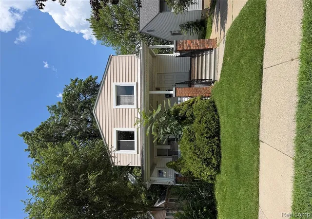 Homes for sale in Ferndale, MI | 317 E Maplehurst St, Ferndale, MI 48220 | MLS# 61010149