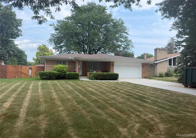3rd image of 37660 Maas Dr, Sterling Heights, MI 48312 1950 | MLS# 61024286