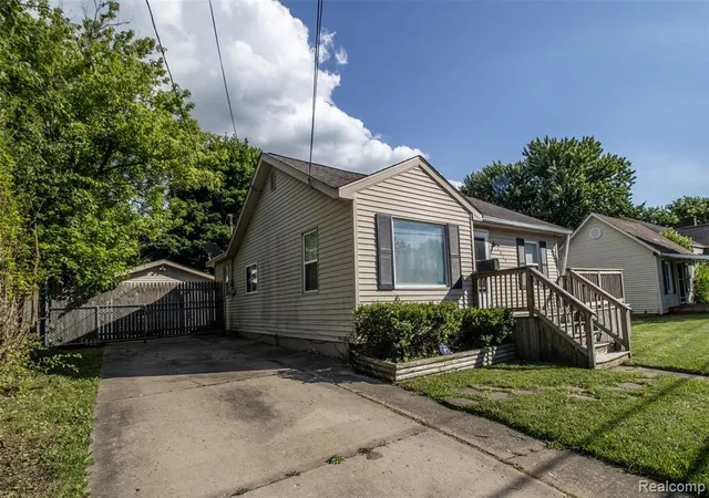 21st image of 2829 Chicago Blvd, Flint, MI 48503 3470 | MLS# 61006423