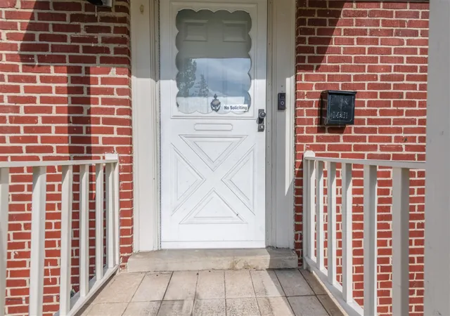 Photo 3 of Sale Pending at 28080 Pierce St, Southfield, MI 48076 | MLS# 70491380 | Listing updated on 2025-12-23