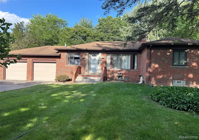Homes for sale in Livonia, MI | 16080 Merriman Rd, Livonia, MI 48154 | MLS# 61007390
