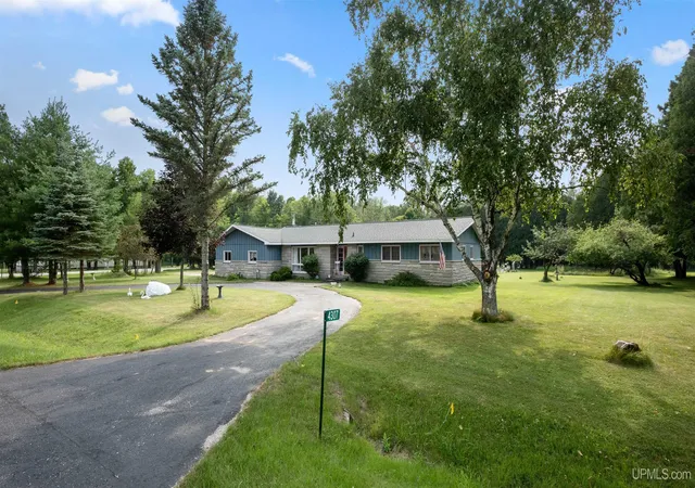 3rd image of 4307 M Rd, Escanaba, MI 49829 | MLS# 50217097