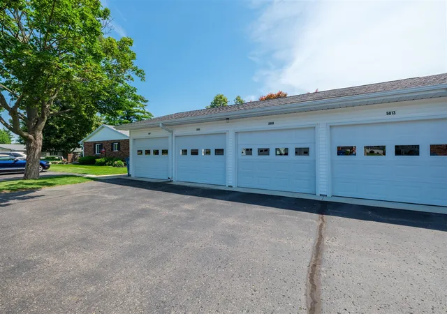 30th image of 5005 Green Meadow Rd, Kalamazoo, MI 49009 | MLS# 70545646