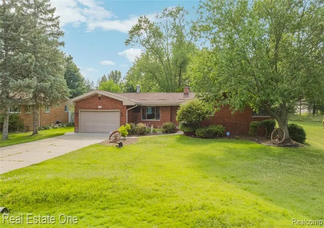 1st image of 2810 Walbridge Rd, Rochester Hills, MI 48307 | MLS# 61010291