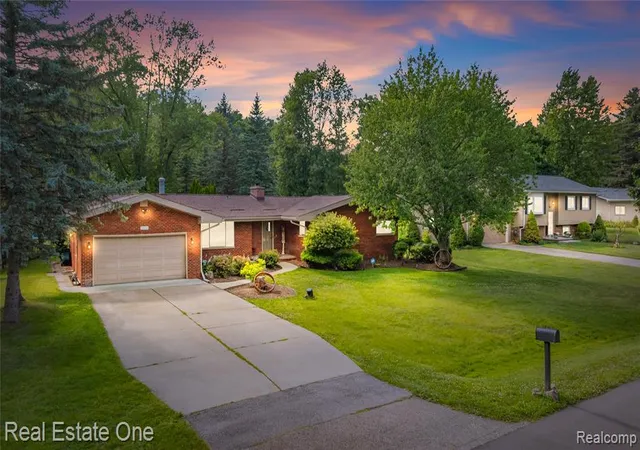 4th image of 2810 Walbridge Rd, Rochester Hills, MI 48307 | MLS# 61010291