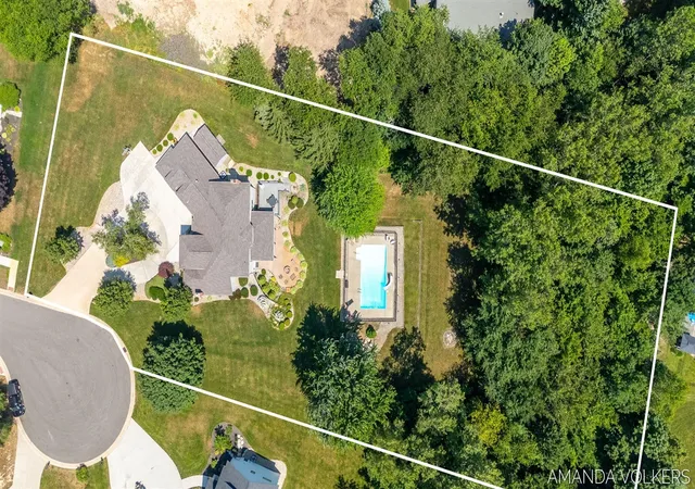 Photo 3 of Sale Pending at 8608 Woodruff Dr, Byron Center, MI 49315 | MLS# 70480151 | Listing updated on 2025-09-19