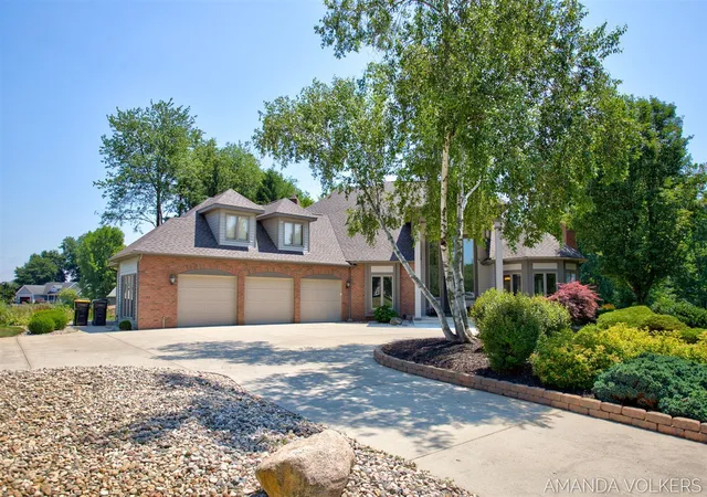 Photo 4 of Sale Pending at 8608 Woodruff Dr, Byron Center, MI 49315 | MLS# 70480151 | Listing updated on 2025-09-19