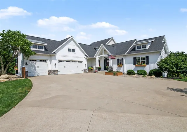 2nd image of 2178 Byron Shores Dr, Byron Center, MI 49315 | MLS# 70550342