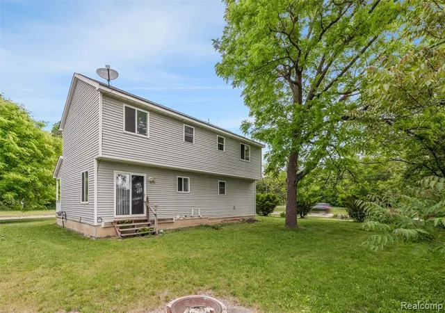 33rd image of 244 Chandler St, Pontiac, MI 48342 | MLS# 61000579