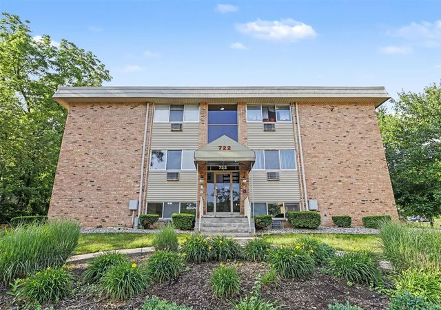 Homes for sale in Kalamazoo, MI | 722 W Kilgore Rd, Kalamazoo, MI 49008