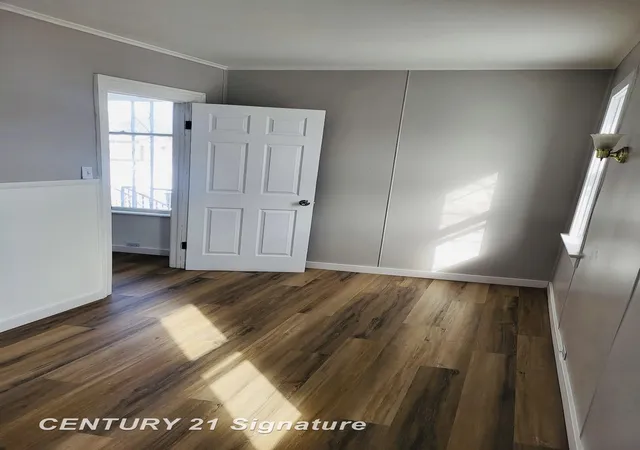 3rd image of 721 Lyon St, Saginaw, MI 48602 | MLS# 50219133