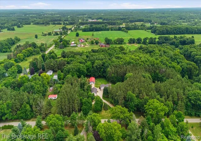 Photo 3 of Single family home for sale at 440 N Elm Grove Rd, Lapeer, MI 48446 3547 | MLS# 61024480 | Listing updated on 2026-09-06