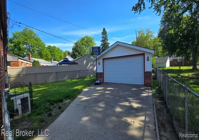 Homes for sale in Taylor, MI | 23401 Filmore St, Taylor, MI 48180 2342 | MLS# 60998157