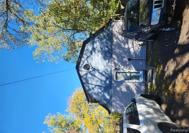 2nd image of 17487 Common Rd, Roseville, MI 48066 | MLS# 60944169