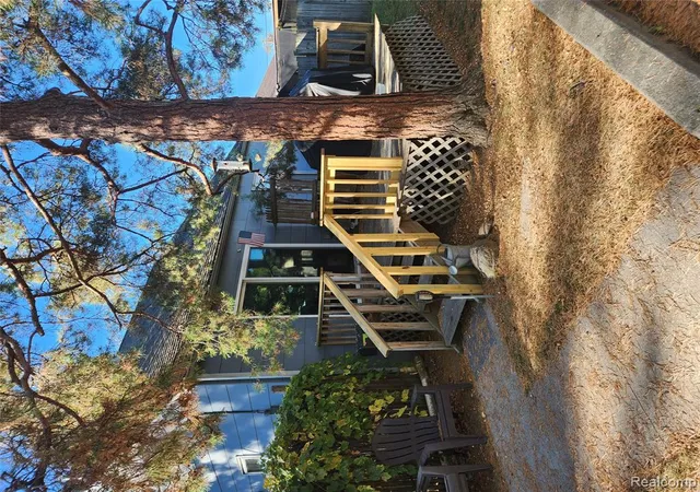 3rd image of 17487 Common Rd, Roseville, MI 48066 | MLS# 60944169