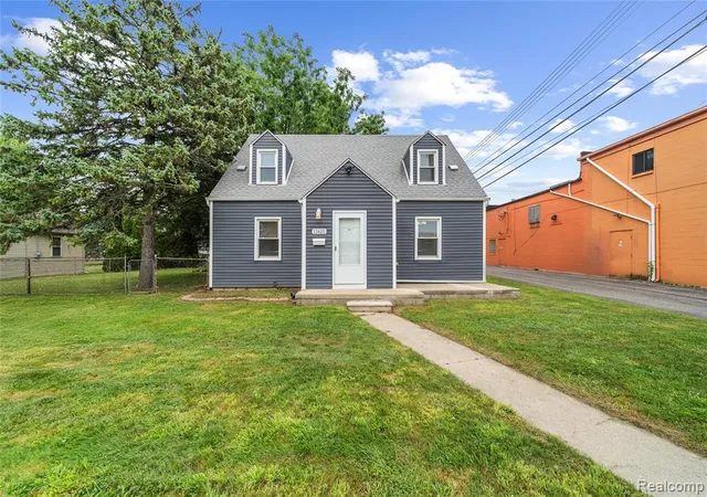 Photo 1 of Single family home for sale at 11610 Cardwell St, Livonia, MI 48150 2358 | MLS# 61014062 | Listing updated on 2026-09-13