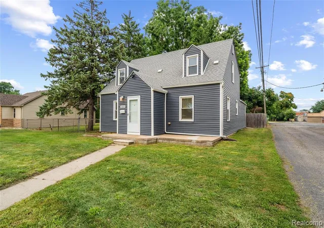 Photo 2 of Single family home for sale at 11610 Cardwell St, Livonia, MI 48150 2358 | MLS# 61014062 | Listing updated on 2026-09-13