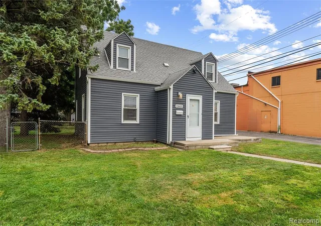 Photo 3 of Single family home for sale at 11610 Cardwell St, Livonia, MI 48150 2358 | MLS# 61014062 | Listing updated on 2026-09-13