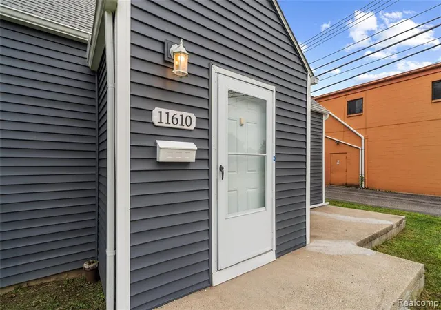 Photo 3 of Single family home for sale at 11610 Cardwell St, Livonia, MI 48150 2358 | MLS# 61014062 | Listing updated on 2026-09-13