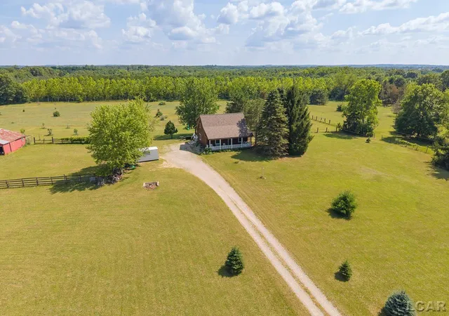 Homes for sale in Manchester, MI | 17721 Pleasant Lake Rd, Manchester, MI 48158 | MLS# 50214429