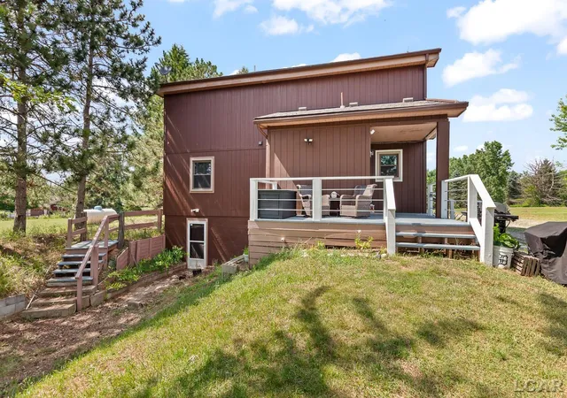 Homes for sale in Manchester, MI | 17721 Pleasant Lake Rd, Manchester, MI 48158 | MLS# 50214429