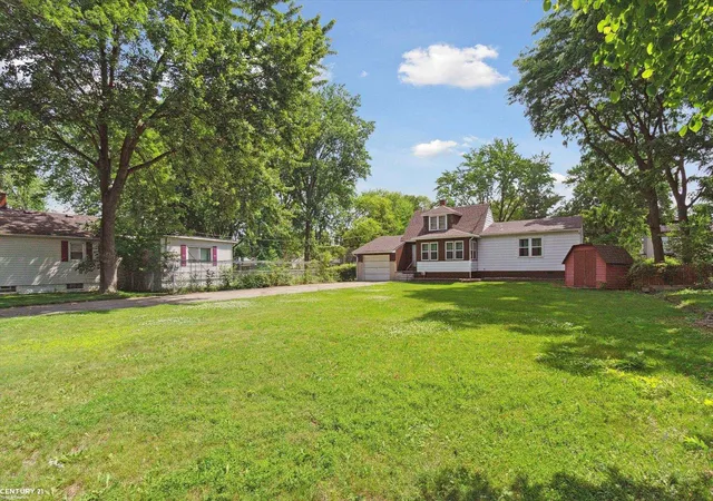 Photo 3 of Sale Pending at 27144 Barkman St, Roseville, MI 48066 | MLS# 50187221 | Listing updated on 2025-11-14