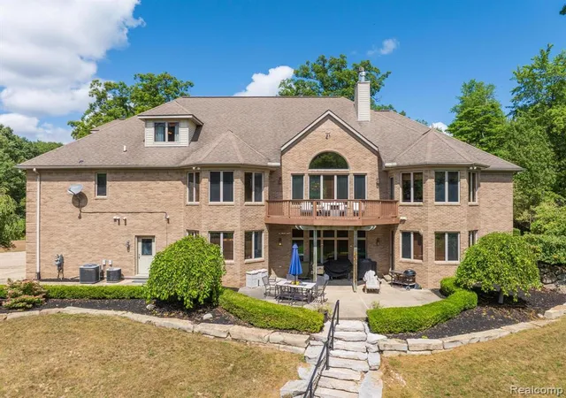 Photo 3 of Mansion for sale at 2550 Birch Grove Ct, Oxford, MI 48370 2251 | MLS# 61024590 | Listing updated on 2026-09-12
