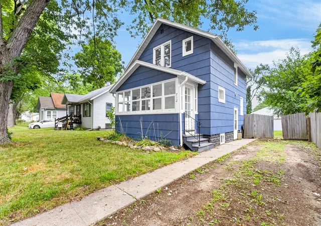 1st image of 712 Fenimore Ave, Kalamazoo, MI 49048 | MLS# 70552548