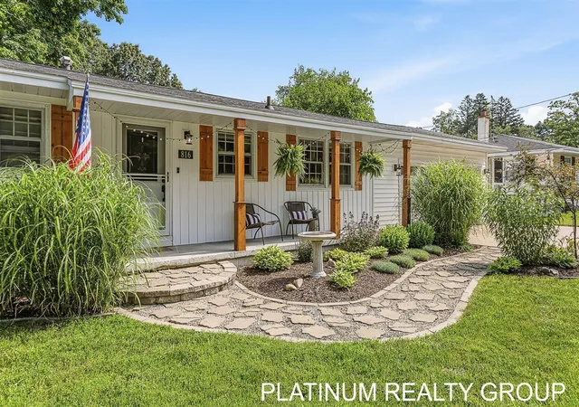 Homes for sale in Whitehall, MI | 816 Benston Rd, Whitehall, MI 49461 | MLS# 70543021