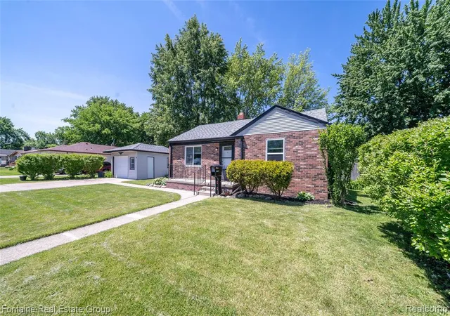 Homes for sale in Livonia, MI | 15165 Garden St, Livonia, MI 48154 | MLS# 60998368