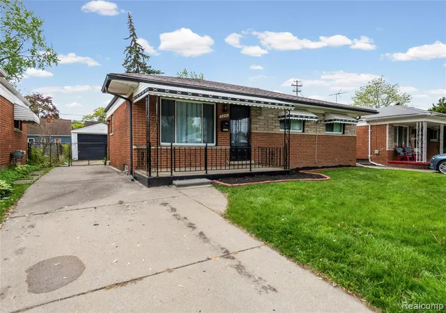 Photo 3 of Single family home for sale at 7218 Superior, Center Line, MI 48015 | MLS# 61024940 | Listing updated on 2026-08-27