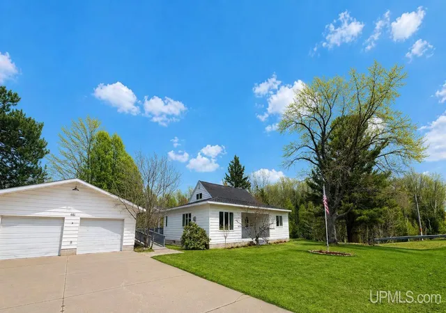 Photo 1 of Single family home for sale at 481 Cherry Crk Rd, Marquette, MI 49855 | MLS# 50206023 | Listing updated on 2026-05-16