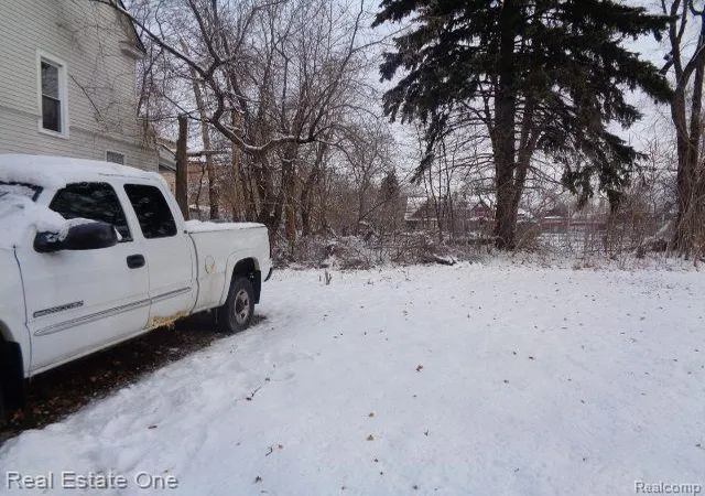 Photo 2 of Land for sale at 3104 Helen St, Detroit, MI 48207 | MLS# 60187568 | Listing updated on 2026-01-21