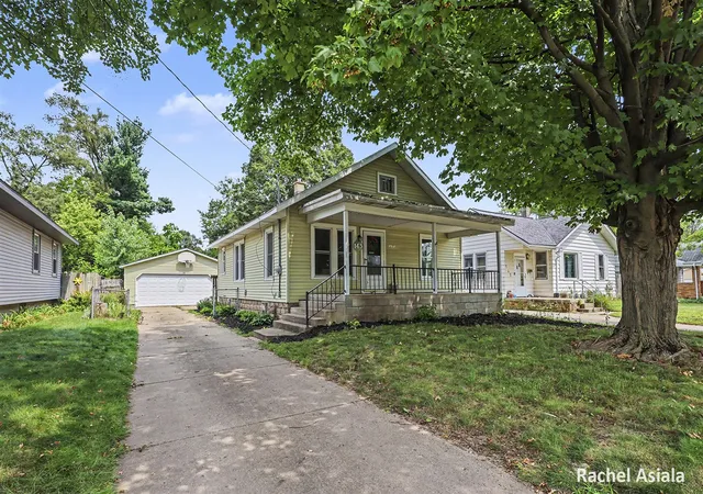 1st image of 143 Murray St, Grand Rapids, MI 49548 | MLS# 70552148