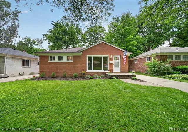 Homes for sale in Oak Park, MI | 21681 Sussex St, Oak Park, MI 48237 | MLS# 61005651