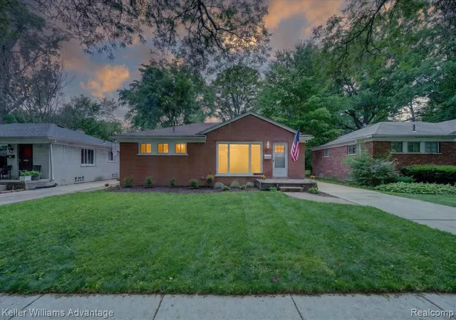 Homes for sale in Oak Park, MI | 21681 Sussex St, Oak Park, MI 48237 | MLS# 61005651