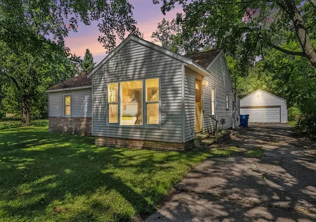 1st image of 1711 Colby Ave, Kalamazoo, MI 49004 | MLS# 70554023